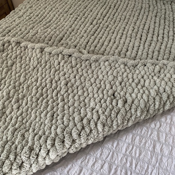Sage Green Hand Knitted Chunky Blanket - Picture 6 of 9